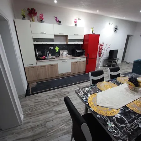 Varcar Apartman *